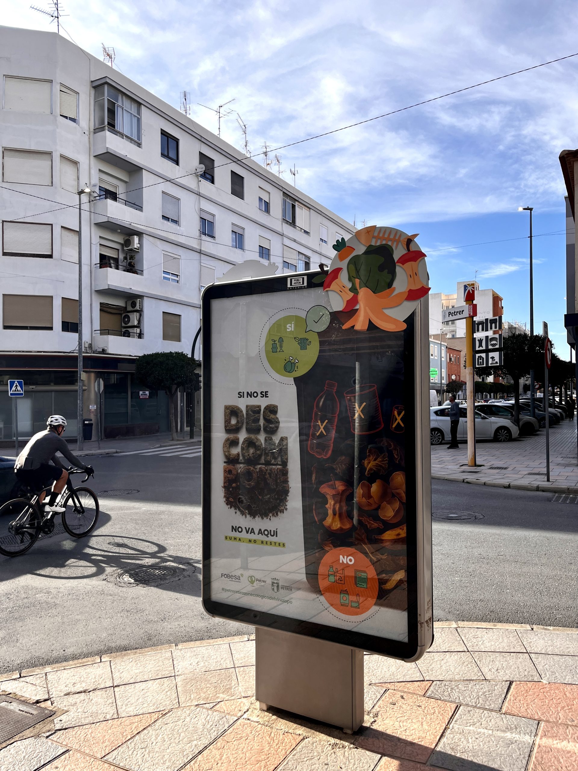 Publicidad_exterior_campaña_Si_no_sumas_no_restes