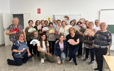 Abanicos sostenibles para concienciar sobre la importancia de reducir residuos y dar una segunda vida a elementos que se desechan